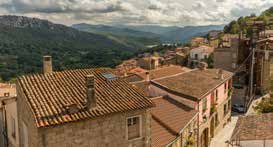 I tetti di Gavoi e le colline dell’entroterra